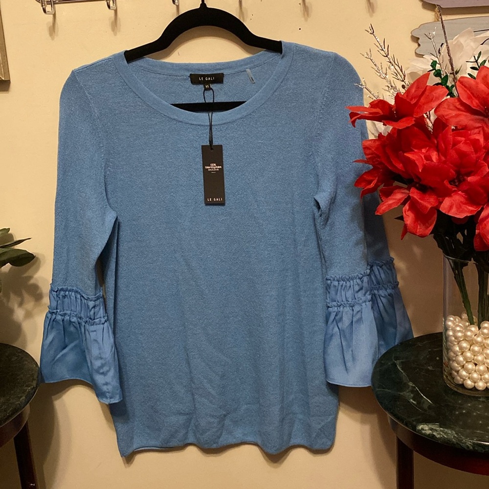 NWT Bloomingdale’s Exclusive Le Gali Lightweight Sweater Boho Top Sz XS. $129.